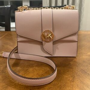 Micheal Kors Greenwich Saffiano Leather Crossbody bag